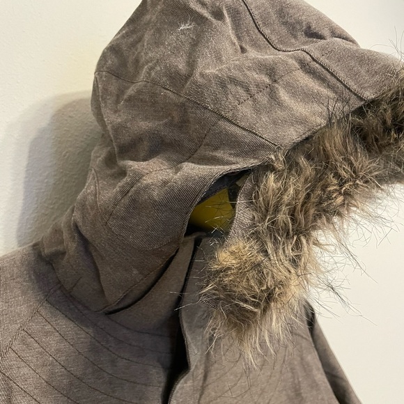 Burton womens brown fur-lined snowboard jacket- medium - Picture 2 of 10